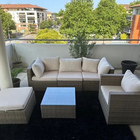 Appartement Charme Et Confort A Borderouge